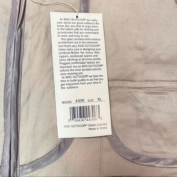 AVID OUTDOORS MEN’S UTILITY VEST IN KHAKI- NWT! - Picture 5 of 5